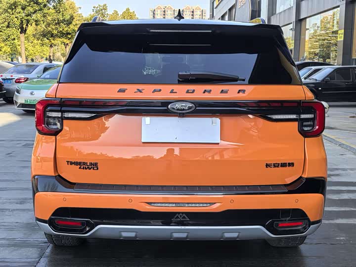 Фото 6 - Ford Explorer