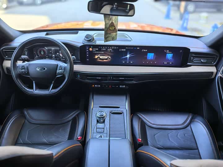 Фото 8 - Ford Explorer