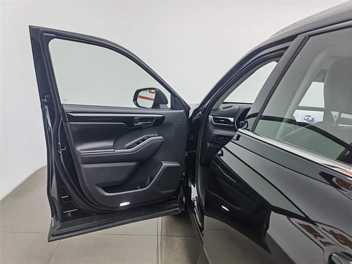 Фото 8 - Toyota Highlander