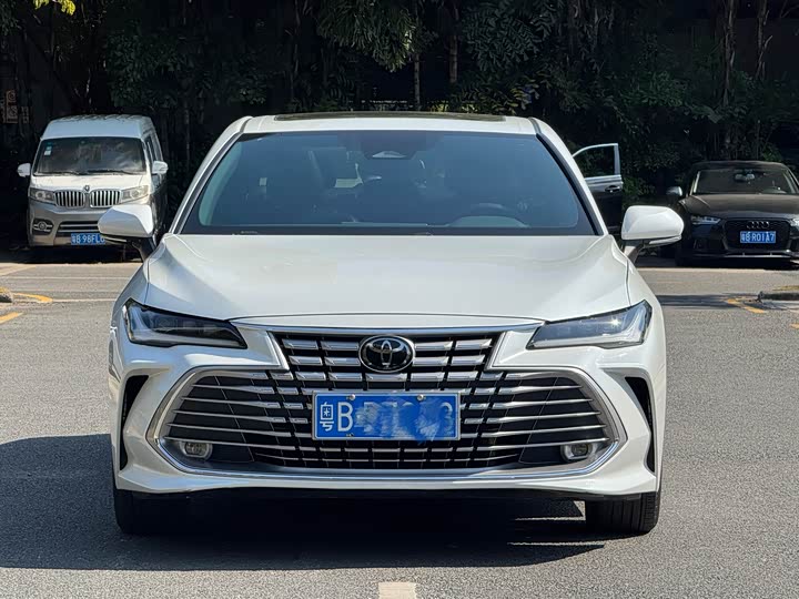 Фото 2 - Toyota Avalon