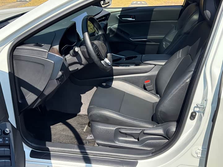 Фото 3 - Toyota Avalon