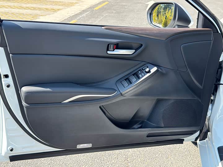 Фото 4 - Toyota Avalon