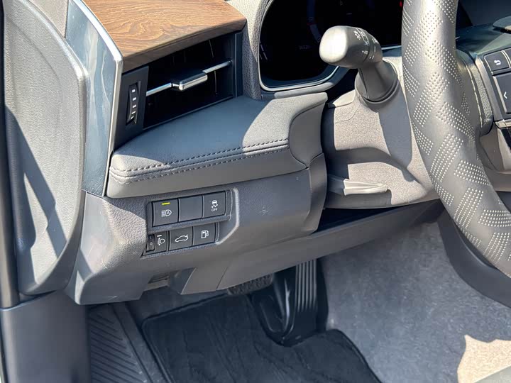 Фото 5 - Toyota Avalon