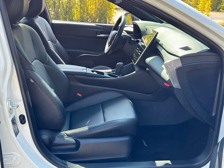 Фото 9 - Toyota Avalon