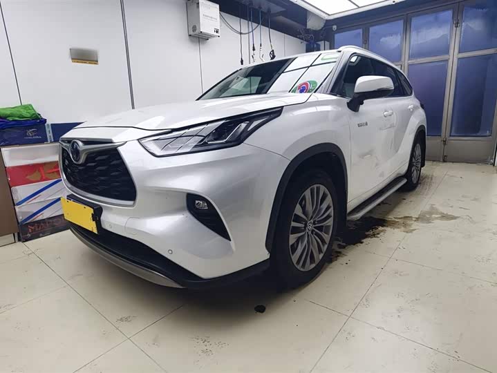 Фото 2 - Toyota Highlander