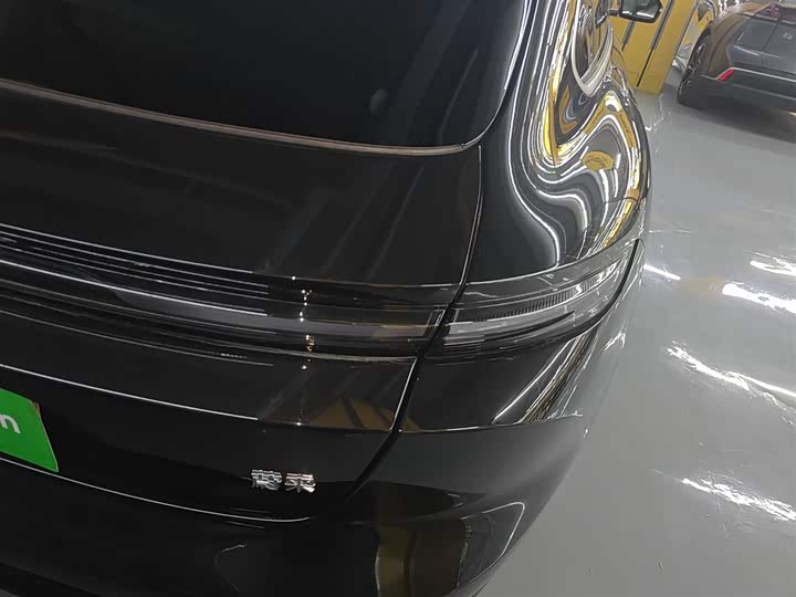 Фото 8 - Nio ET5T