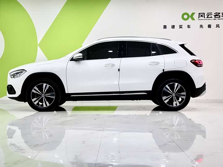 Фото 4 - Mercedes-Benz GLA-Class