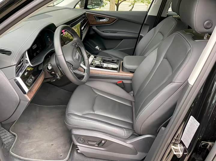 Фото 7 - Audi Q7