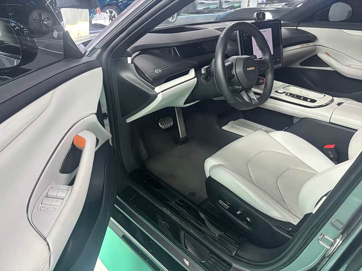 Фото 4 - Xiaomi SU7