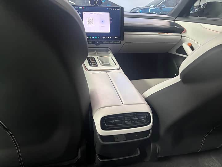 Фото 8 - Xiaomi SU7