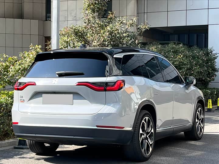 Фото 6 - Nio ES8