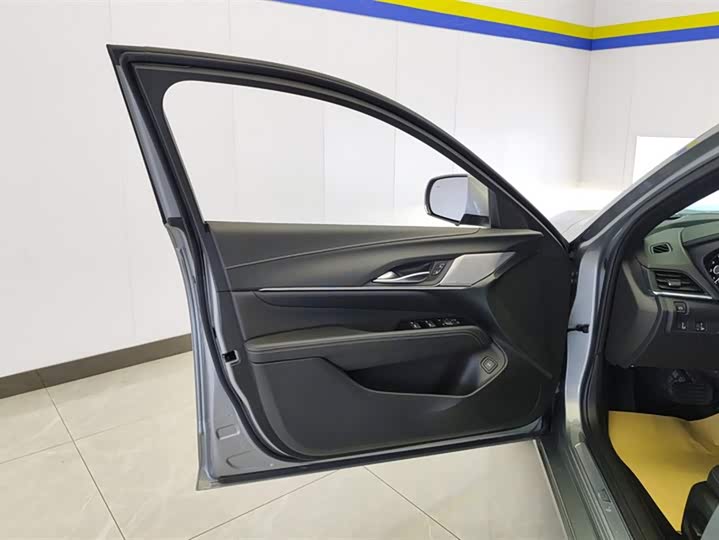 Фото 7 - Cadillac CT4