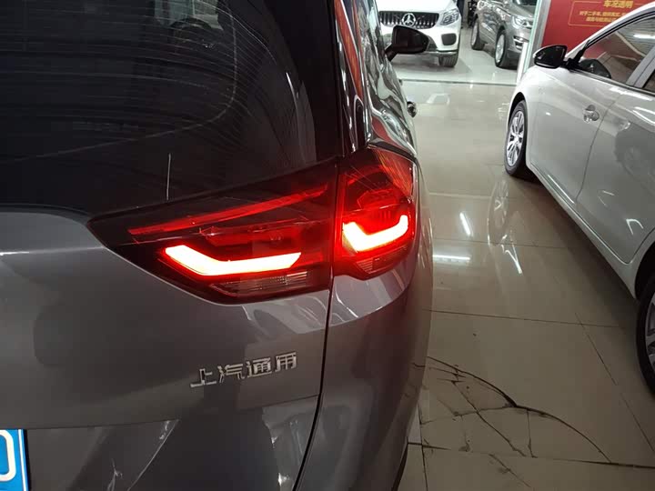 Фото 8 - Chevrolet Orlando