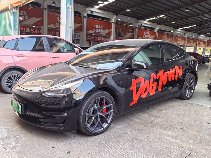 Фото 1 - Tesla Model 3