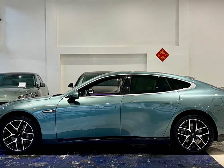 Фото 8 - XPeng P7