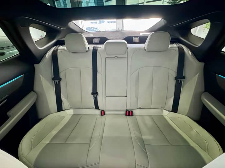 Фото 9 - XPeng P7