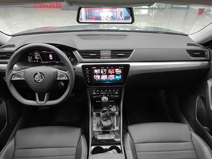 Фото 2 - Skoda Superb