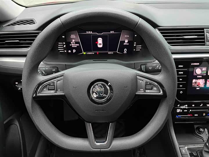 Фото 3 - Skoda Superb