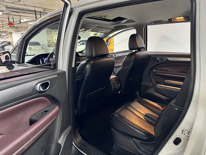 Фото 5 - GAC Trumpchi M6