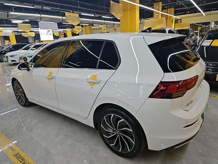 Фото 5 - Volkswagen Golf