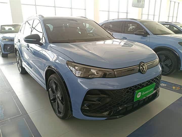 Фото 4 - Volkswagen Tiguan L Pro