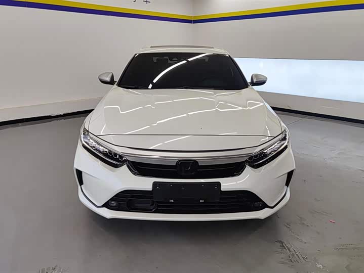 Фото 2 - Honda Inspire