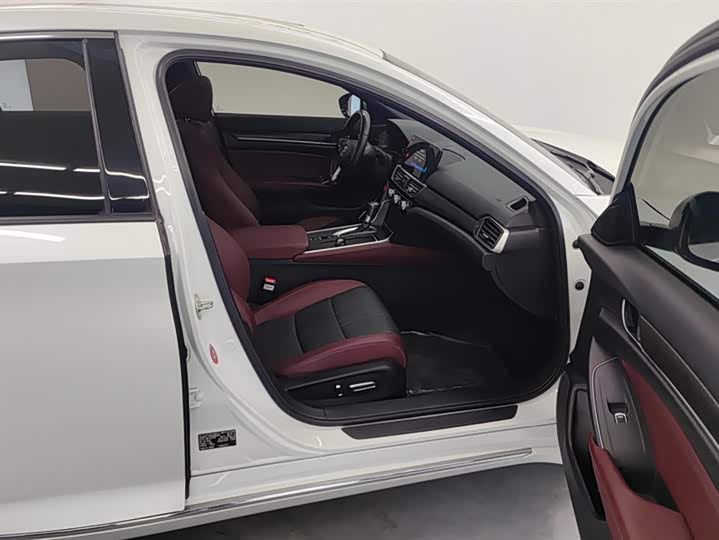 Фото 8 - Honda Inspire