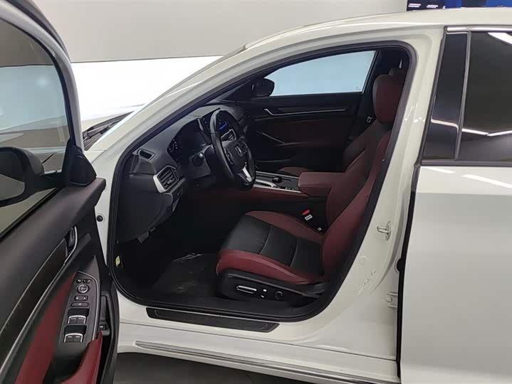 Фото 9 - Honda Inspire