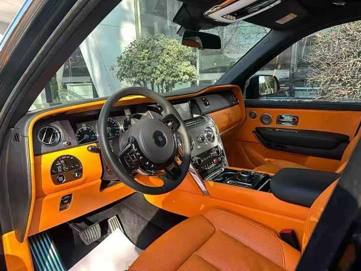 Фото 5 - Rolls-Royce Cullinan