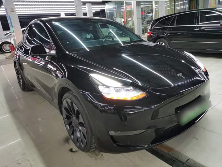 Фото 4 - Tesla Model Y