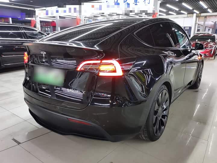 Фото 7 - Tesla Model Y