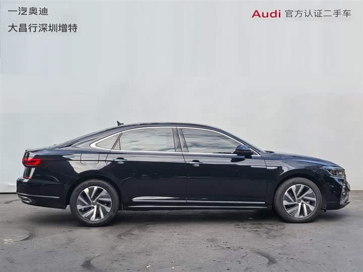 Фото 3 - Volkswagen Passat Hybrid