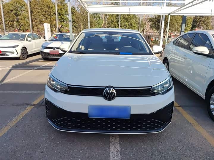 Фото 3 - Volkswagen Lavida