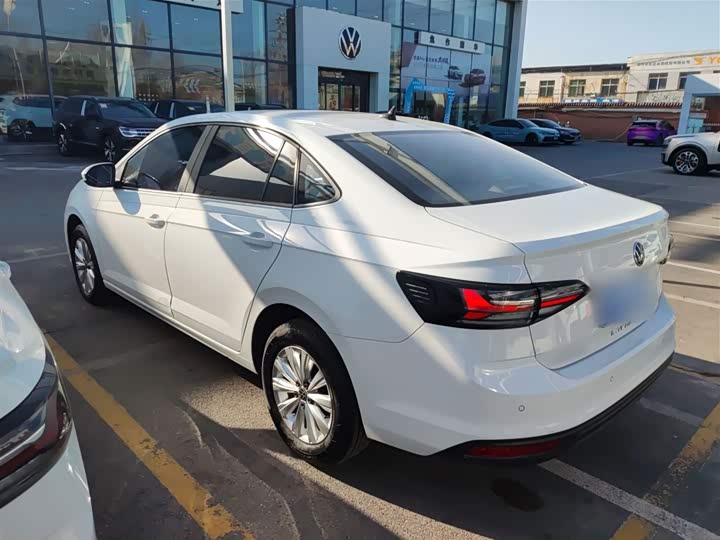 Фото 5 - Volkswagen Lavida