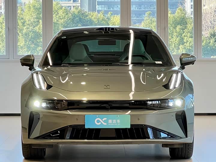 Фото 2 - Zeekr 001