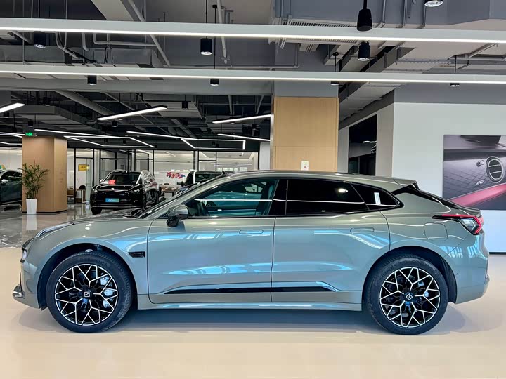 Фото 4 - Zeekr 001