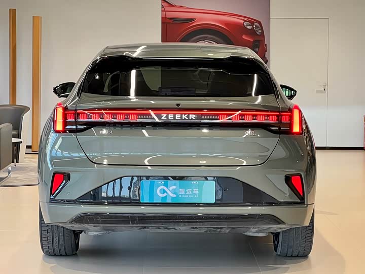 Фото 6 - Zeekr 001