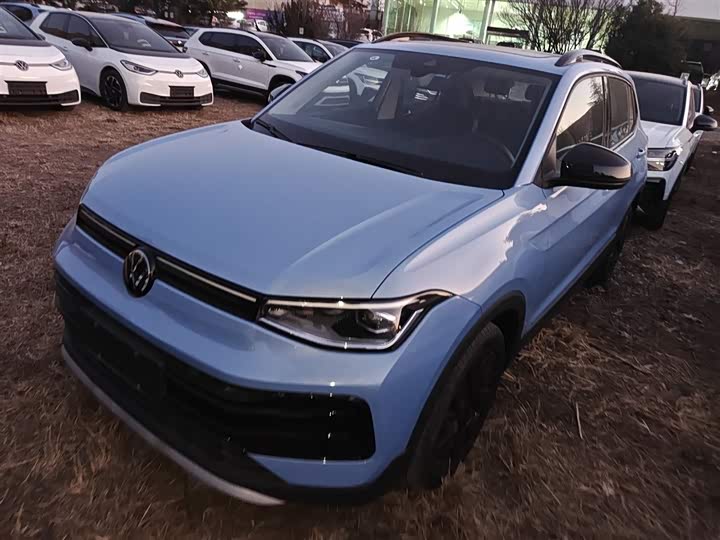 Фото 1 - Volkswagen Tharu