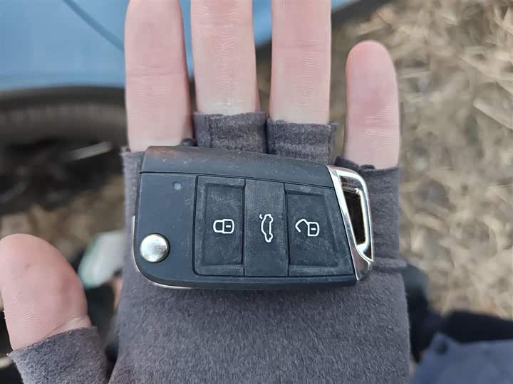 Фото 9 - Volkswagen Tharu