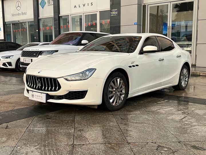 Фото 1 - Maserati Ghibli