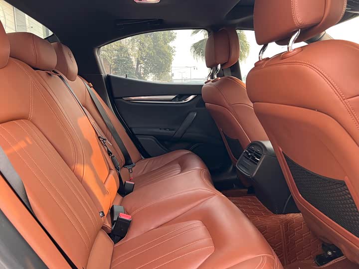 Фото 4 - Maserati Ghibli