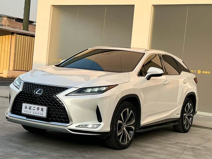 Фото 1 - Lexus RX
