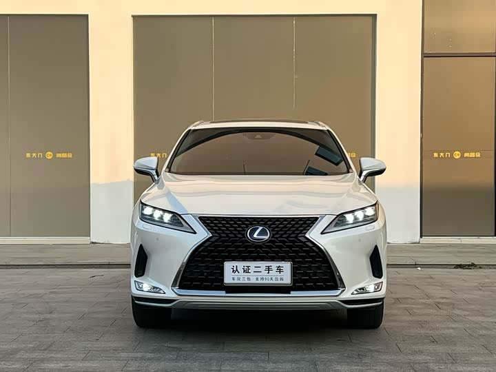 Фото 2 - Lexus RX