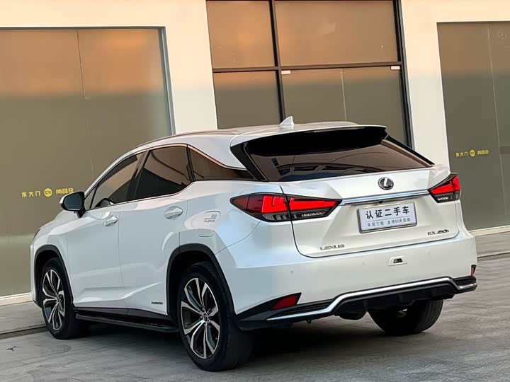 Фото 3 - Lexus RX