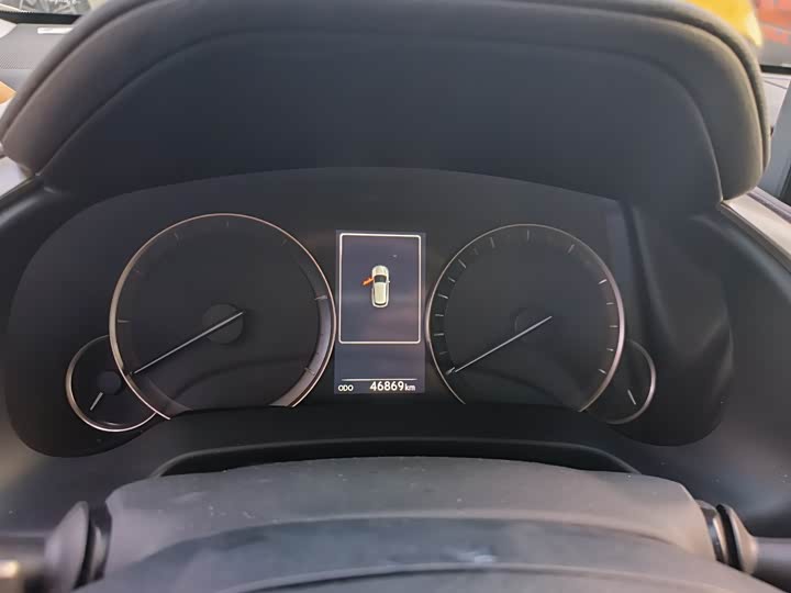 Фото 4 - Lexus RX