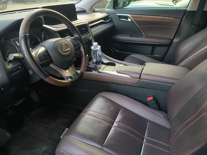 Фото 5 - Lexus RX