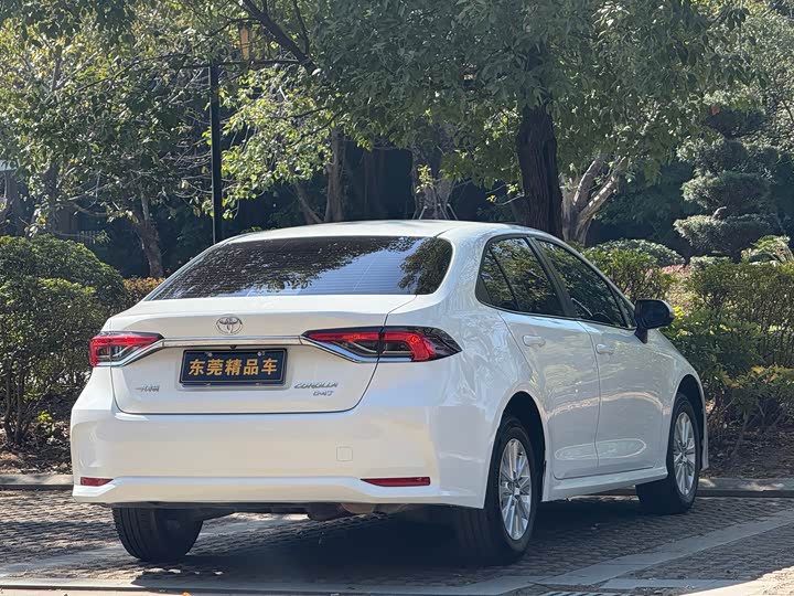 Фото 5 - Toyota Corolla