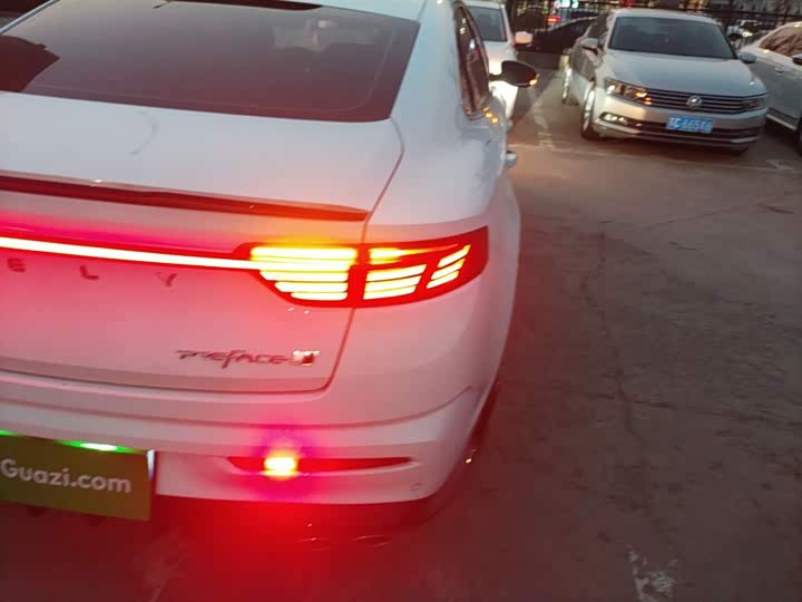 Фото 8 - Geely Preface