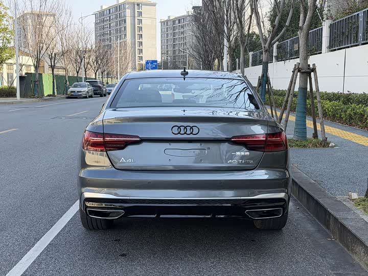 Фото 3 - Audi A4L