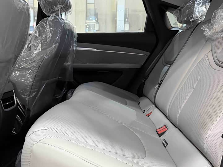 Фото 6 - XPeng Mona M03